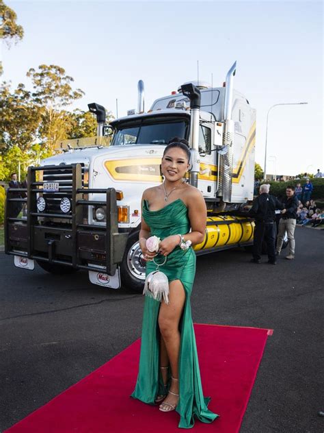 Toowoomba formals: Harristown State High School 2022 formal at Highfields Cultural Centre | photos