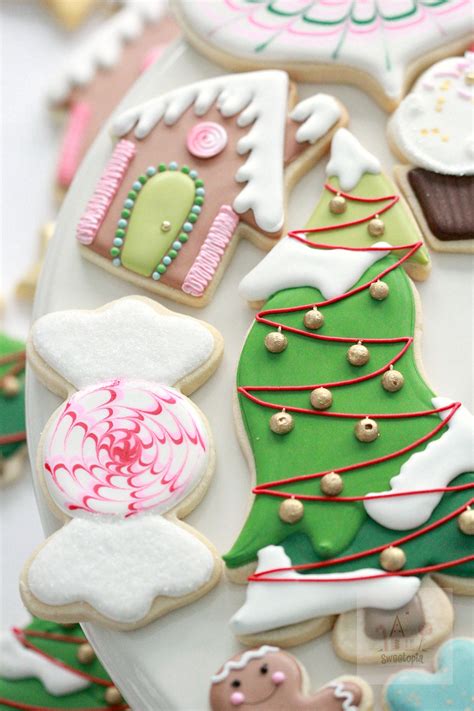 Royal Icing Cookie Decorating Tips | Sweetopia