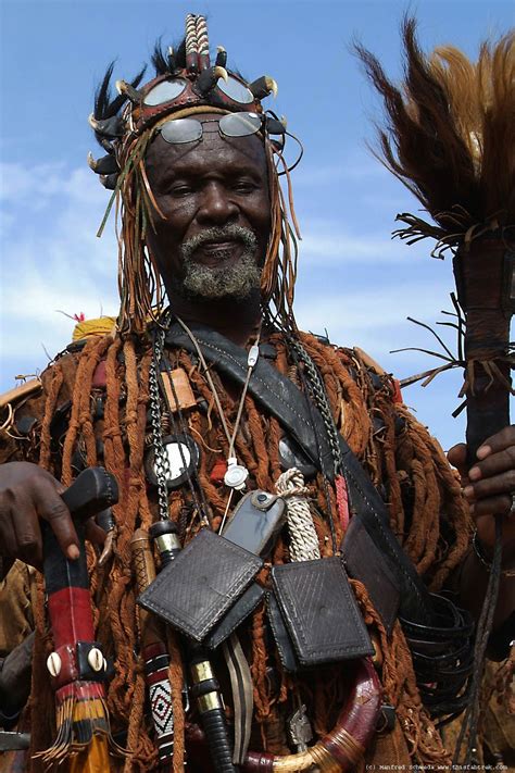 Africa | Chief of the Donsow (Hunters). Festival Sur Le Niger. Segou, Mali | ©Manfred Schweda ...