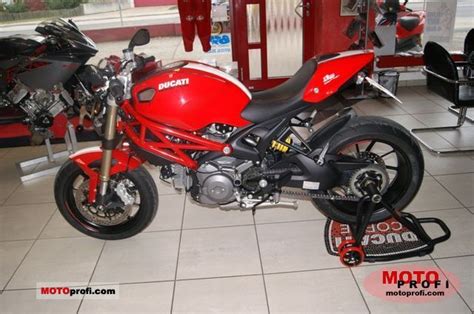 Ducati Monster 1100 Evo 2011 Specs and Photos