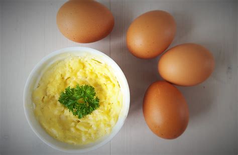 Microwave Scrambled Eggs - The Super Easy Way - Nordic Food & Living