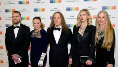 Timothy Schmit is Married to Wife: Jean Cromie. Past Relationships, 3 ...