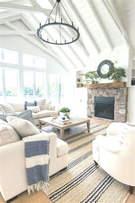 40 Attractive Lake House Living Room Decor Ideas - BESTHOMISH