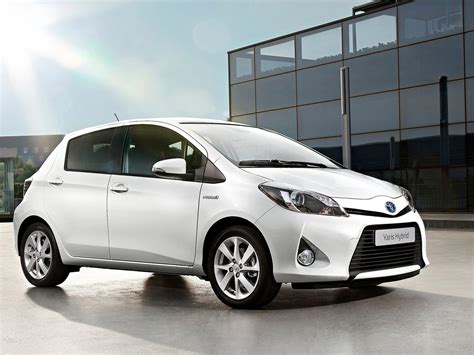 melkyaditya.blogspot.com: 2013 Toyota Yaris Hybrid Review