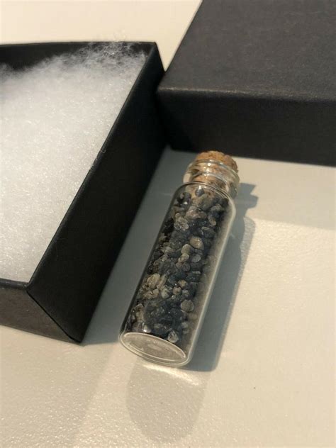 Vial Of Sand From Iwo Jima Japan - WW2 Beach - 2ml | #2015424206