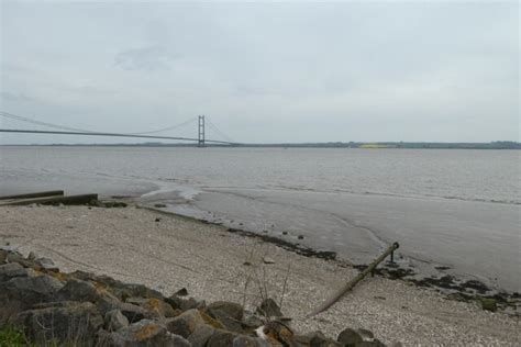 Pipes flowing into the Humber © DS Pugh cc-by-sa/2.0 :: Geograph Britain and Ireland