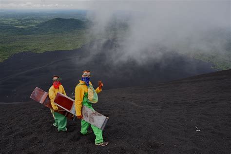 Volcano Surfing – Cerro Negro, Nicaragua (18.03.18) – JONO VERNON-POWELL