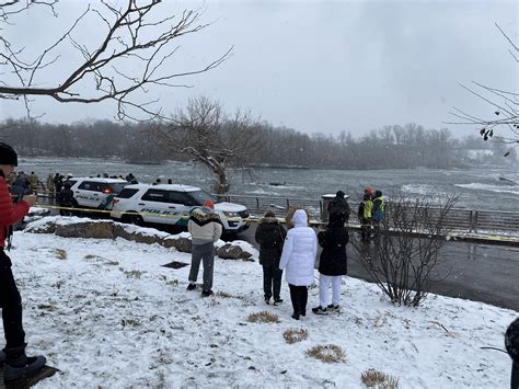 Dramatic video: Coast Guard pulls body from edge of Niagara Falls after car gets submerged in ...