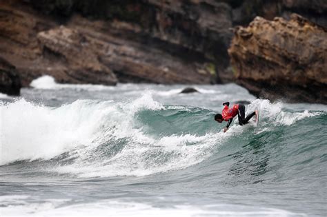 SURFING-FRA-BIARRITZ