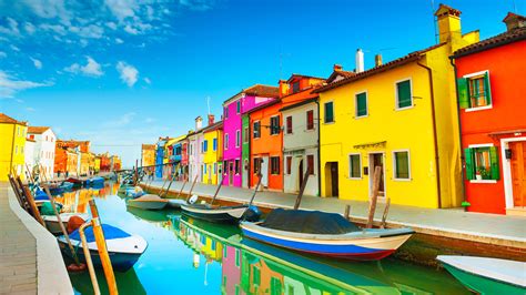 Colorful houses on the canal in Burano island, Venice, Italy | Windows Spotlight Images