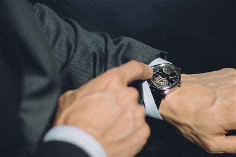 What Watch to Wear with a Suit | A Guide from Crown & Caliber