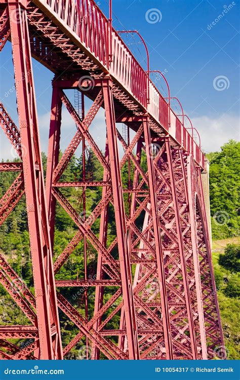 Garabit Viaduct stock image. Image of cantal, travelling - 10054317