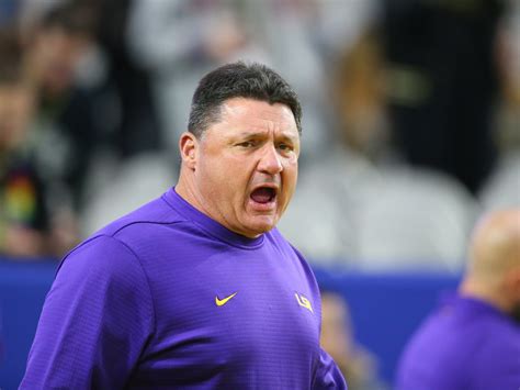 WATCH: Ed Orgeron destroys headset after UCF scores right before halftime