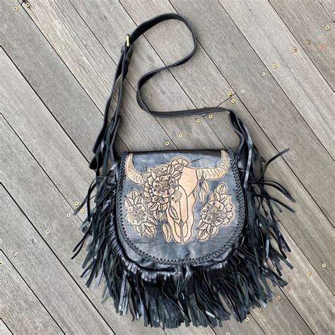 HAND TOOLED BUFFALO & FRINGE SADDLE BAG – Shoe Shu