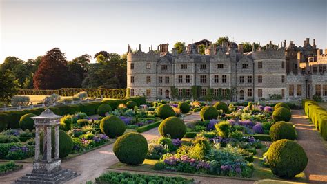 Inside the painterly walled garden of a 16th-century Wiltshire castle ...