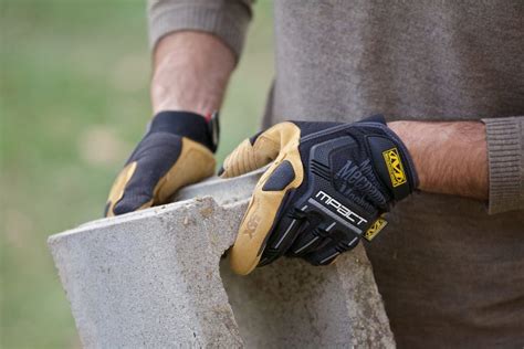 Best Work Gloves: Leather, Waterproof, Insulated For Cold Winter Weather