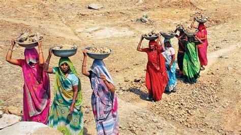 Maharashtra among worst in paying MNREGA wages; Andhra, Telangana best | Latest News & Updates ...