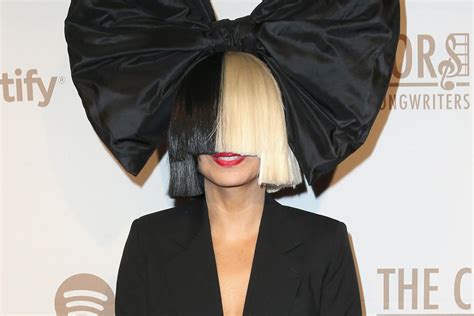 Sia Posts Nude Photo of Herself in a Bid to Stop Someone from Selling ...