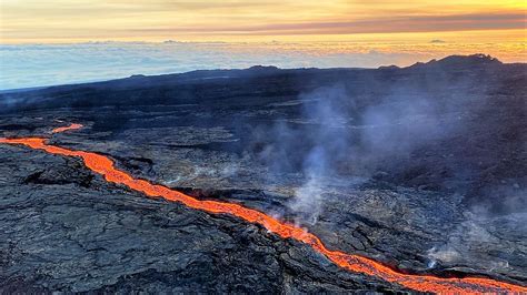 Mauna Loa Volcano - Largest Volcano in the World