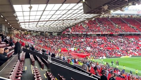 Man United news: Fans stage mass protest against the Glazer family