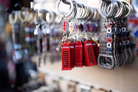 22 Best Souvenirs from London to Remember Your Trip By | Day Out in England