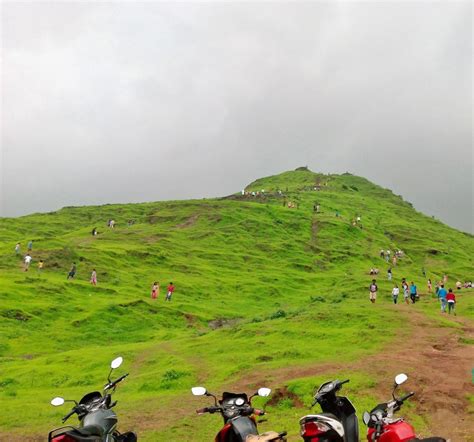 Kharghar Hills in Monsoon - A tale of two bengalis on hilltop