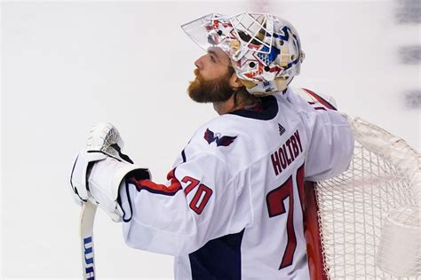 Canucks: Should Braden Holtby open the season as the starter?