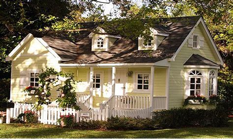 10 Inspiring English Cottage House Plans | Dream cottage, Cottage homes, Yellow cottage