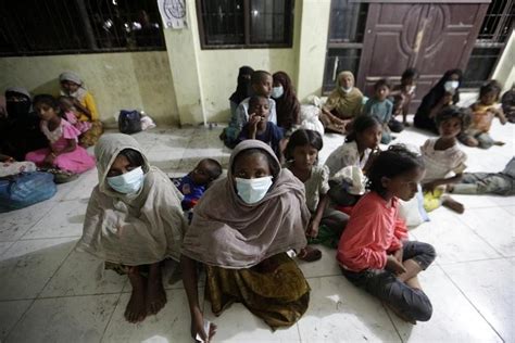 Indonesian fishermen rescue nearly 100 Rohingya refugees in Aceh | The ...