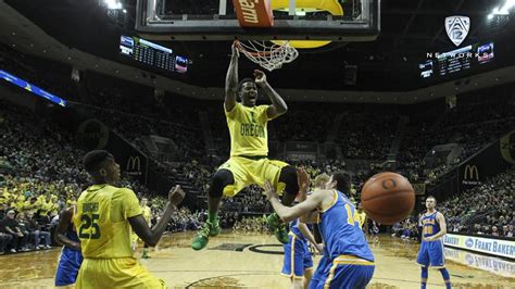 Highlight: Oregon's Jordan Bell nails the put-back dunk - YouTube