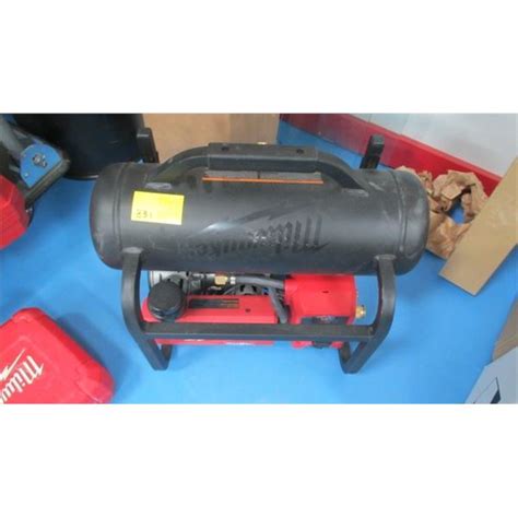 MILWAUKEE CORDLESS AIR COMPRESSOR