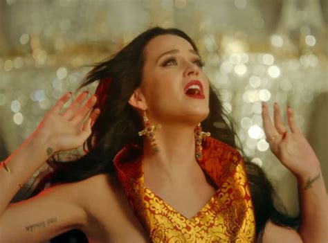 Katy Perry - Unconditionally (preview videoclip)