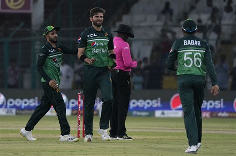 Shaheen Shah Afridi picked up three wickets at the back end ...