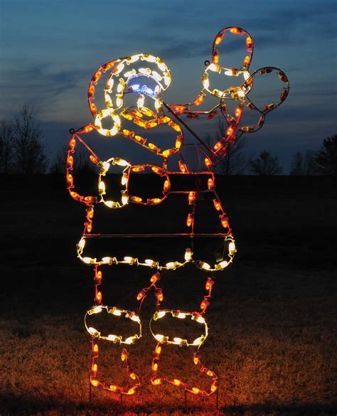 18 Amazing Outdoor Christmas Light Displays