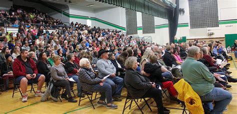 Breckenridge elementary brings Christmas cheer | Local News Stories | wahpetondailynews.com