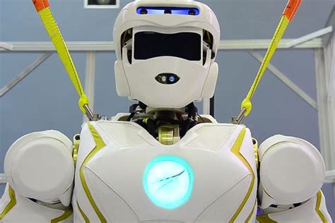 NASA's Valkyrie robot is a 6-foot 'superhero' designed to save you from ...