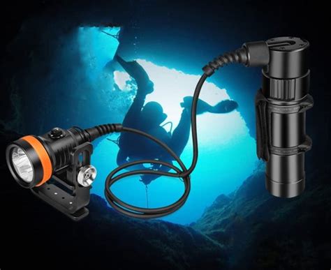 13 Best Dive Lights in 2023 - Fit Diving