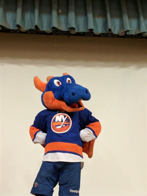 Islanders’ Sparky the Dragon Visits Howell - Valley Stream 13 School ...