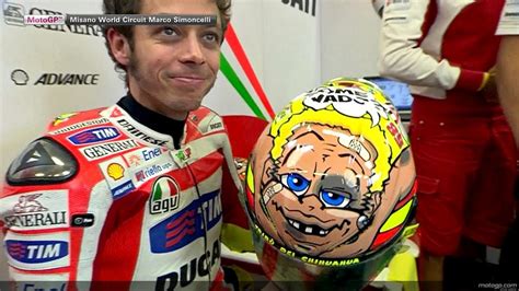 Valentino and the new helmet - Valentino Rossi Photo (32189295) - Fanpop