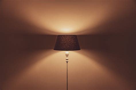 Dimmable vs. Non-Dimmable LED Lights - LampHQ