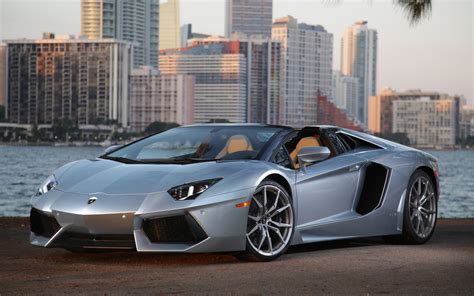 2013 Lamborghini Aventador - Gear Heads