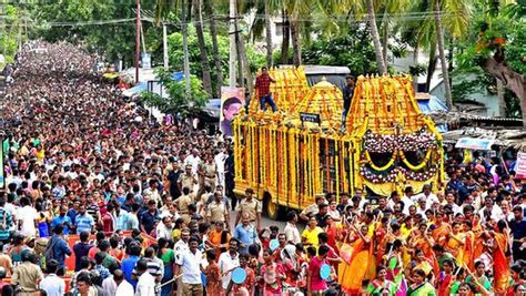 Simhachalam Giri Pradakshina: గిరిప్రదక్షిణలతో కిక్కిరిసిన సింహాచలం ...