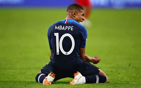 Desktop Kylian Mbappé Wallpaper | WhatsPaper