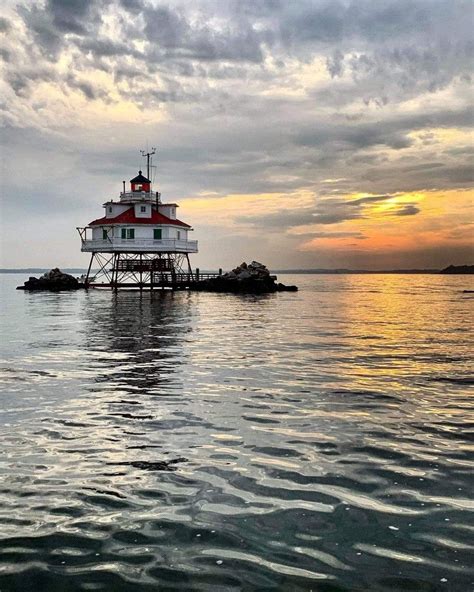 Thomas Point Lighthouse on the Chesapeake Bay Thomas Point Lighthouse ...