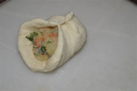 exotic-n-easy cooking: Aloo Bhatura (Potato Stuffed Bread)