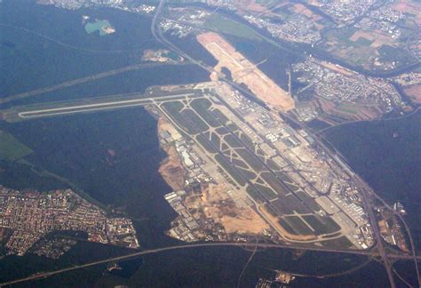 File:AirportFrankfurt fromair 2010-09-19.jpg - Wikipedia, the free encyclopedia