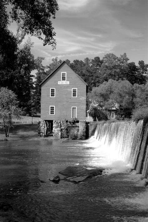 Historic Starr`s Mill at Georgia, USA Editorial Photo - Image of park, famous: 126325391