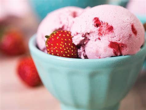 Vegan Strawberry Ice Cream