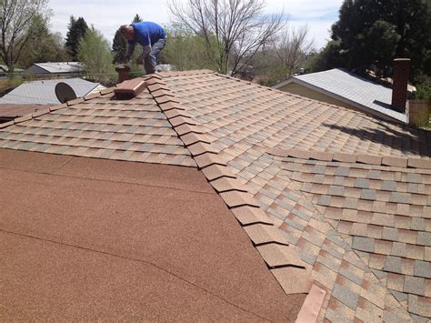 Copper Canyon shingle | Roof colors, Paint colors for home, House colors