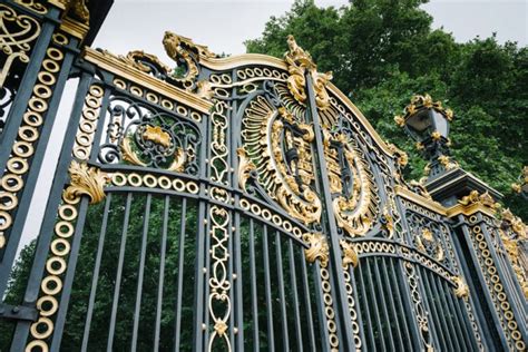 6 Of The Most Popular Wrought Iron Gate Colours [Images]